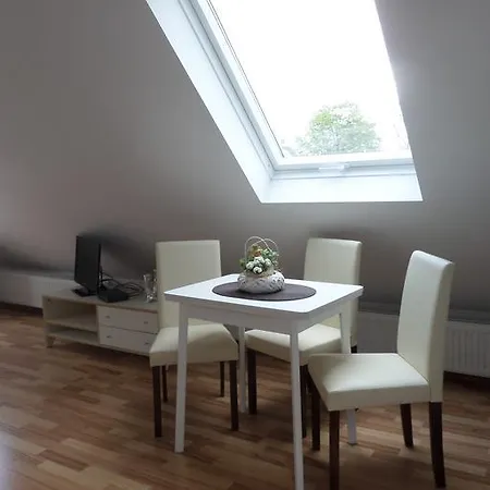 Flughafenapartement Sky View *