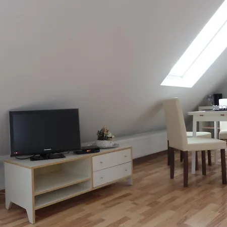 Flughafenapartement Sky View *